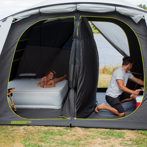 P6 Aerospeed 10 001 Key Feature Dividing Curtain  Copy